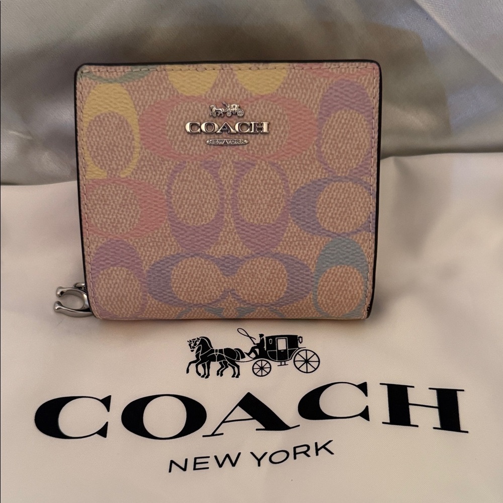 🌈Coach NWT Snap Wallet In Rainbow Canvas Signature print with Silver Hardware - Picture 4 of 8